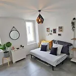Maxbnb - Studio Cozy - Climatise - Wifi Fibre - 10 Min A Pied Gare -3-