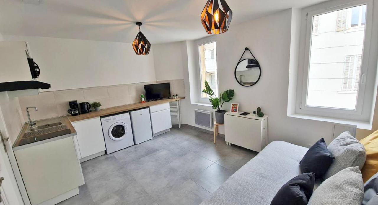 Apartment Maxbnb - Cozy - Climatise - Wifi Fibre - 10 Min A Pied Gare -3- *